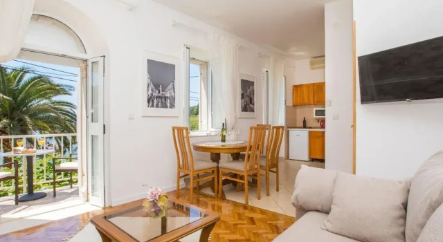 Apartments Vidak - One Bedroom Apartment With Balcony and Sea View -