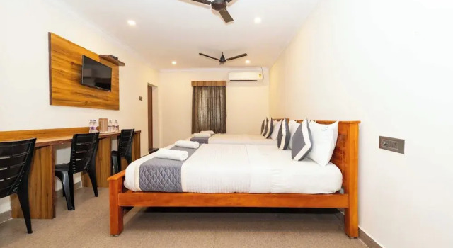 Четырёхместный номер Deluxe HOTEL NNP GRAND Rameswaram