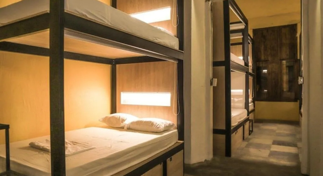 The Pelican Larry Hostel & Dance School