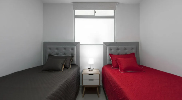 Edificio Portal del Parque by Nomad Guru, Reservar Hotel Hotéis em Sabaneta com estacionamento, Estacionamento