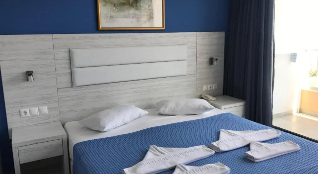 Трёхместный номер Standard с видом на бассейн Blue Aegean Hotel & Suites