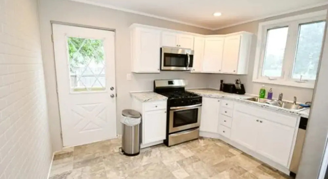 Walk to Notre Dame 3 Bedroom 1 5 Bath Home 717, Buchen Sie Ferienhaus Villen in Notre Dame, Villa
