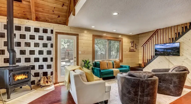 Rustic Haven - Hot tub & Pet Friendly, 予約 ホテル エコー レイク アメリカ合衆国