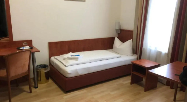 Hotel Pension am Ledermuseum, Забронировать Отель Оффенбах земля Гессен, рядом с Театр Капитол