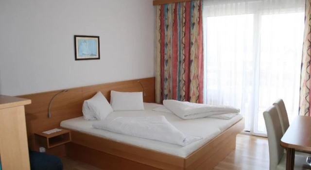 Hotel Turnersee, Забронировать Отель Отели Фёлькермаркт с бассейном, Бассейн