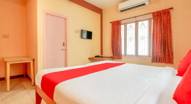OYO 71454 Hotel Viknesh Residency, Забронировать Отель Отели штата Тамилнада с бассейном, Бассейн