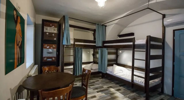 Zeitlos boutique hostel, Забронировать Хостел Хостелы Братиславы, рядом с Михальская башня, Хостел