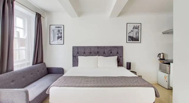 Swanky Apartment in London Near Hyde Park and Big Ben