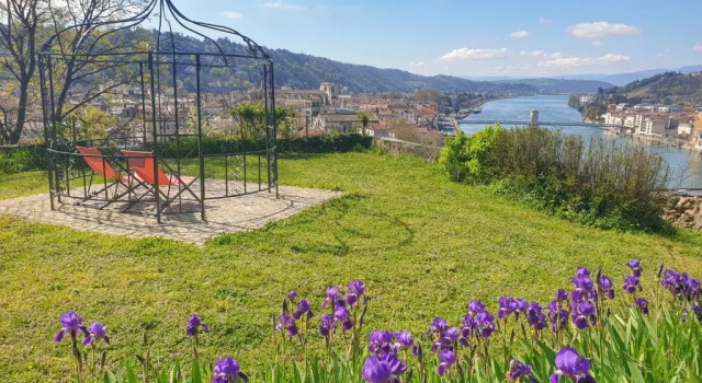 Номер Deluxe La Bâtie - Jacuzzi - Vue - Amazing view - Parking privé