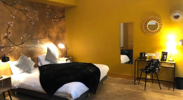 Четырёхместный номер Standard Hotel Du Cygne Tours