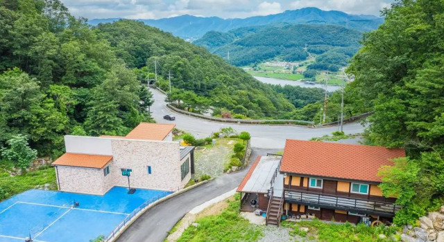 Mountains and rivers, Забронировать Отель Гапхён Капхён, рядом с Тематический парк Petite France
