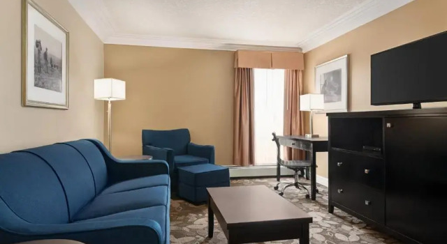 Двухместный люкс c 1 комнатой Nova Inn Yellowknife
