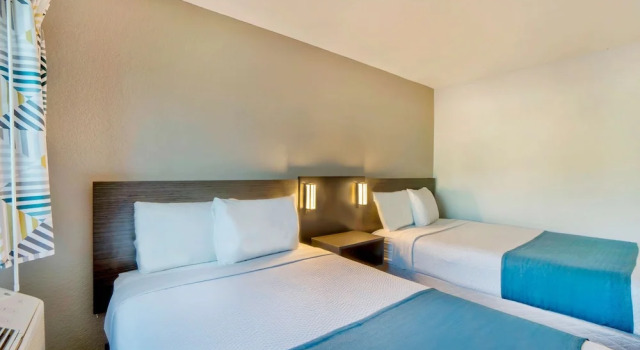 Четырёхместный номер Premium Motel 6-Fort Lauderdale, FL