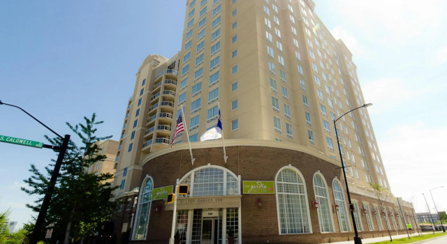 Hilton Garden Inn Charlotte Uptown, Забронировать Отель Отели Шарлотте с бассейном, рядом с Музей Levine Museum of the New South, Бассейн