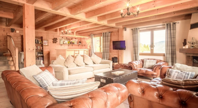 Luxury Holiday Home in La Côte-d'arbroz With Sauna