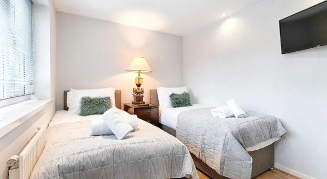 Cosy 2 bed - with relaxing garden!