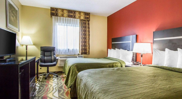 Четырёхместный номер Standard Quality Inn Fort Payne