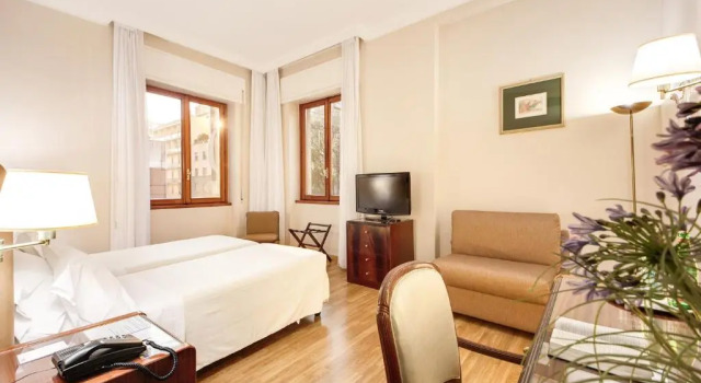 Трёхместный номер Hotel Bristol