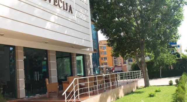Hotel Helvecija, Забронировать Отель Отели Солнечного берега с бассейном, рядом с Танцевальный клуб Mania, Бассейн