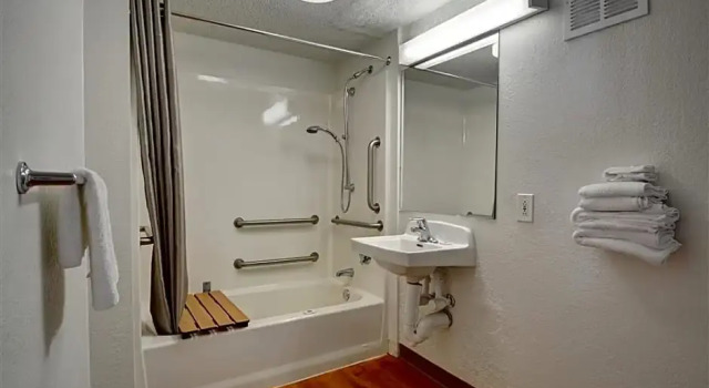 Номер Standard Motel 6 Chicopee, MA - Springfield