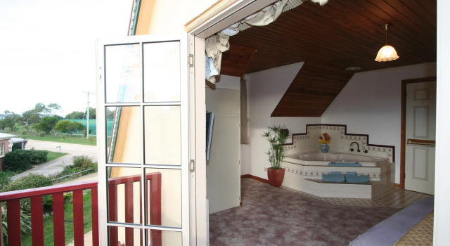Коттедж Swansea Cottages & Lodge Suites