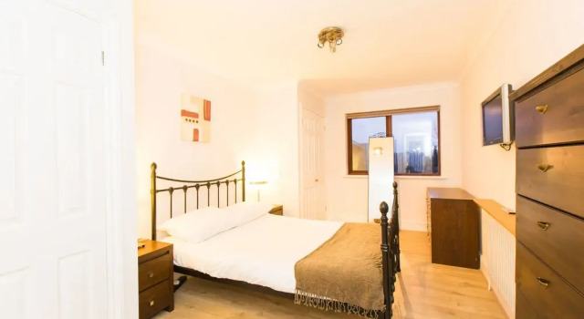 Three Bedroom Limehouse