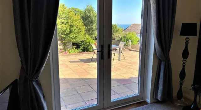 Апартаменты Luxury Suntrap in Private Complex St Leonards