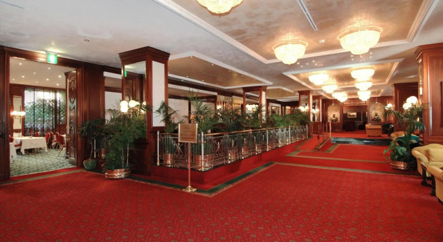 Отель Royal Hotel Carlton