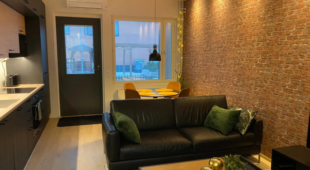 City Home Alvari, free parking