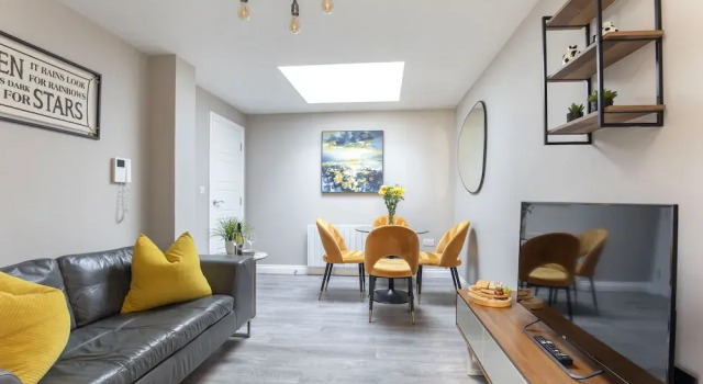 Апартаменты Standard Elliot Oliver - Modern 2 Bedroom Town Centre Apartment