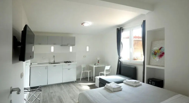 Candia Green House 50, Book Hotel Hotels in Rome with Parking, near Piazza Risorgimento, Parking