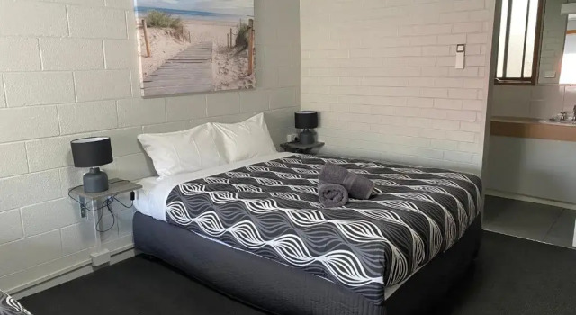 Трёхместный номер Standard Mariner Motel