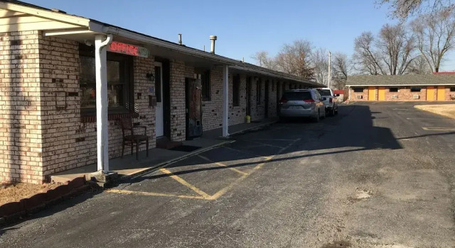 C&H Motel El Dorado Springs, Buchen Sie Motel Eldorado Springs Missouri