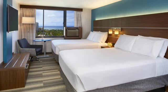 Четырёхместный номер Standard с видом на океан Holiday Inn Express Waikiki by IHG