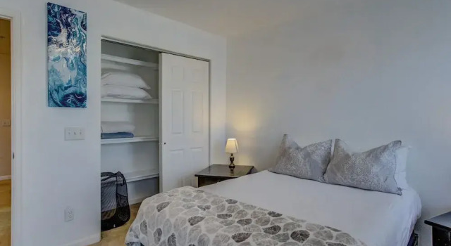 Вилла Urban Practicality! 3 Beds, Patios & Dog Friendly