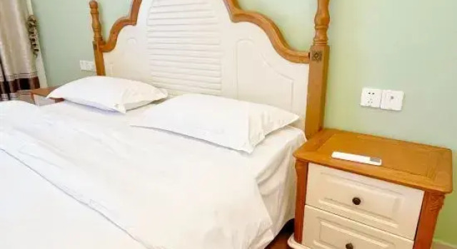 Люкс с 2 комнатами с балконом и с красивым видом из окна Tianxiaxi Seaview Hotel Apartment (Beihai Yintan)