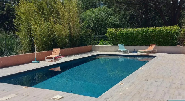 Lou Cigalon, Rezervasyon Villa Luberon otoparklı oteller, Otopark
