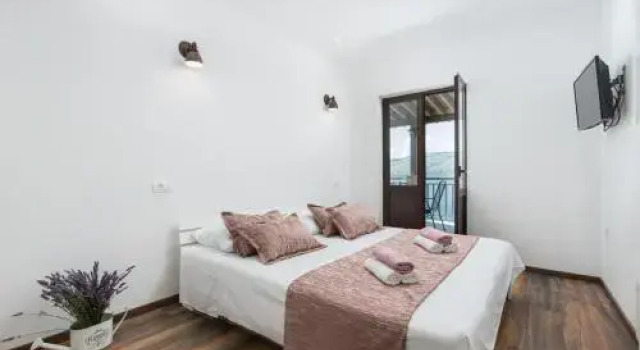 Villa Ivo, Rezerwuj Willa Hotele w Split-Dalmatia County z parkingiem, Parking