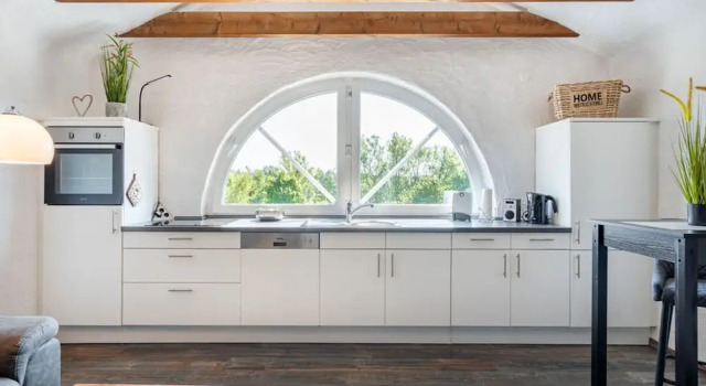 Коттедж No 7 Lake View Modern Retreat