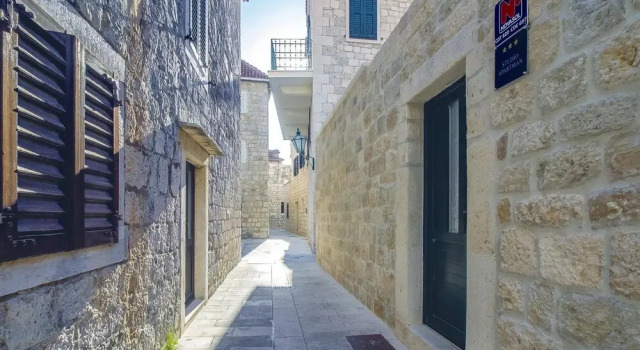 Nice Home in Omis With 2 Bedrooms and Wifi, Rezerwuj Hotel Omiš Split Region