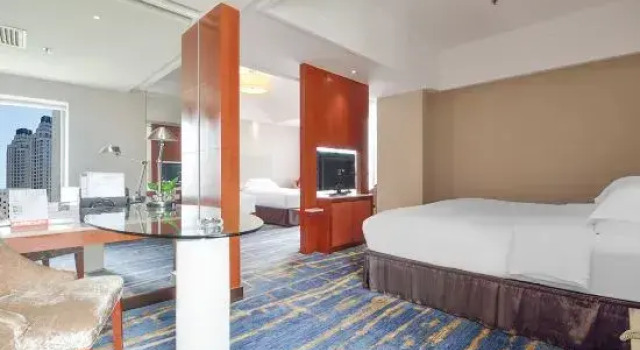 Четырёхместный семейный номер Standard с видом на море Bayshore Hotel Dalian