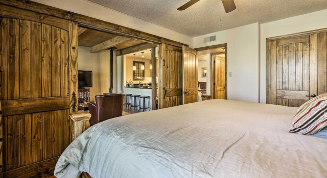 Walkable Adobe-style Abode w/ Community Amenities!, Varaa Huoneisto Santa Fe New Mexico