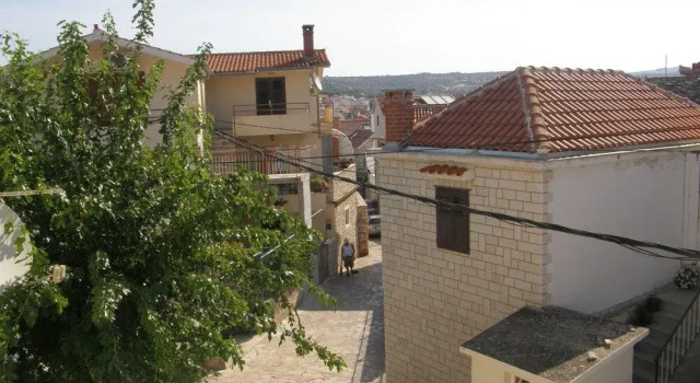 Apartment Zorana, Забронировать Апартаменты/квартира Отели в центре Примоштен, в центре