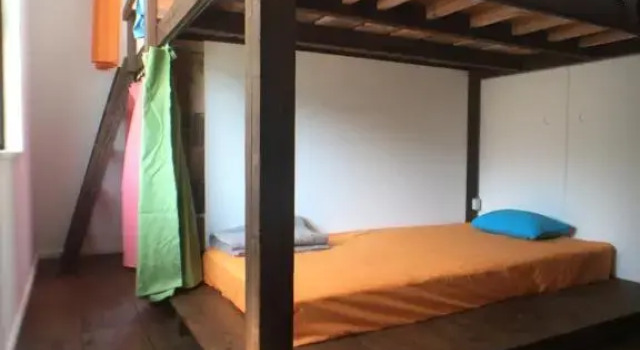 Postel ve společném pokoji guesthouse ayaguya - Hostel