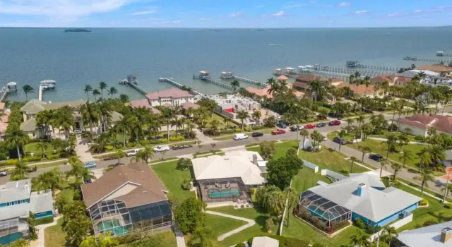 Коттедж NEW Surfside Beach House Heated Pool Boat Dock