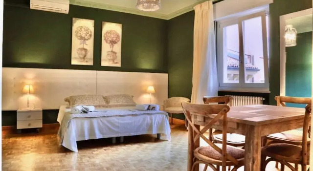 Полулюкс La Casetta di Lina Rooms and Apartments