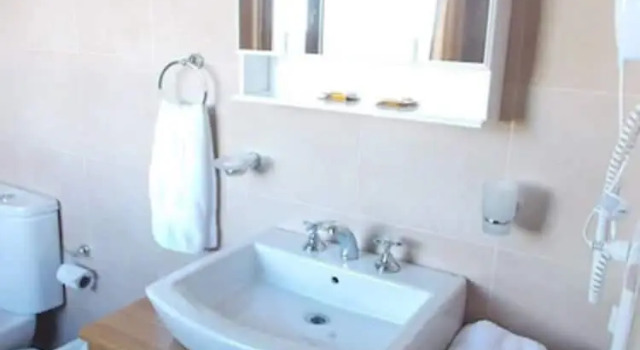 Трёхместный номер Standard Hotel Mora
