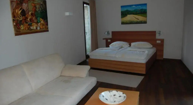Трёхместный номер Standard Hotel Rakar
