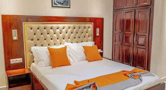 Люкс Executive с балконом и с видом на город Hotel Residence Narita