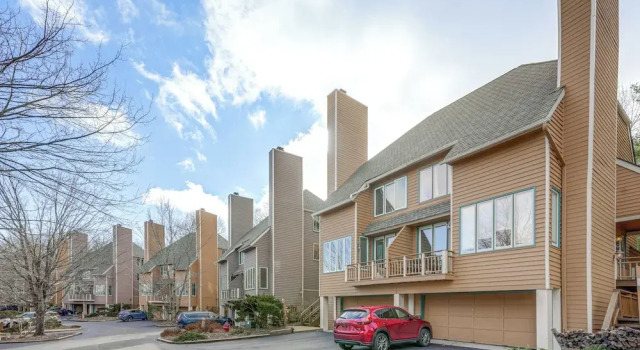 Апартаменты Modern Townhome at Wintergreen Resort